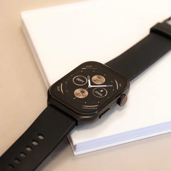 montre-connectee-avec-appel-main-libre (1).webp