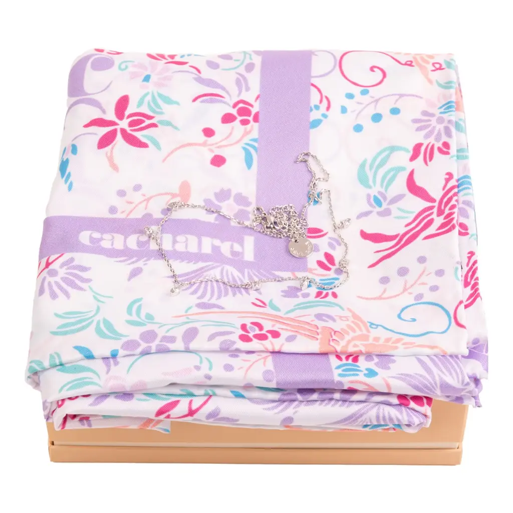Parure Cacharel (collier & foulard)