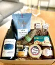 Coffret gourmand avec vin rouge